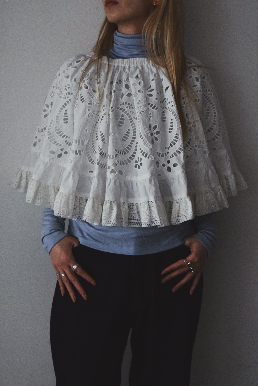 Lull Lace Tiered Multi Cape │ white