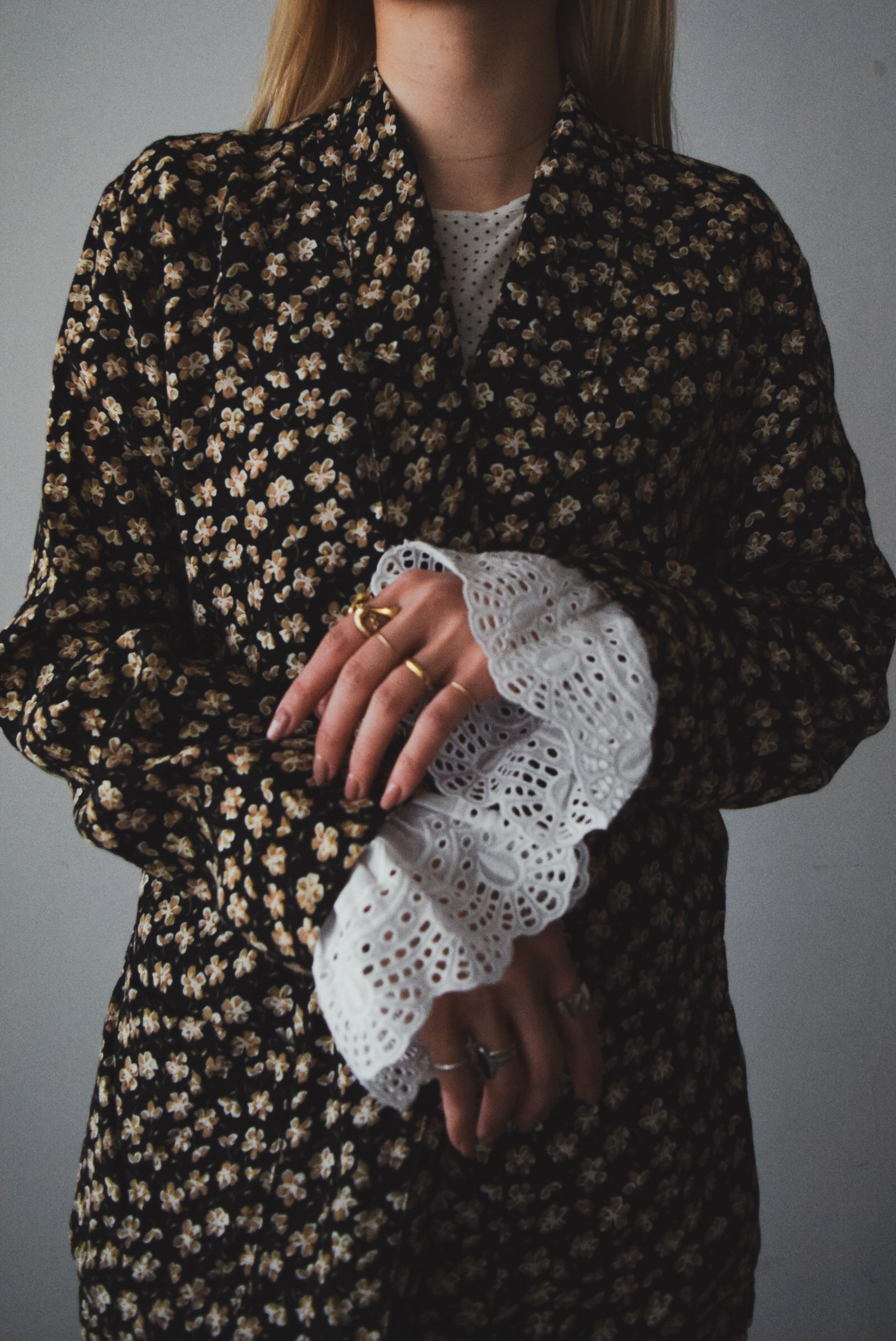 Bloom Cuffs │ white